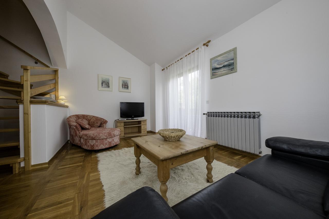 Apartments Dedic Supetarska Draga Eksteriør billede