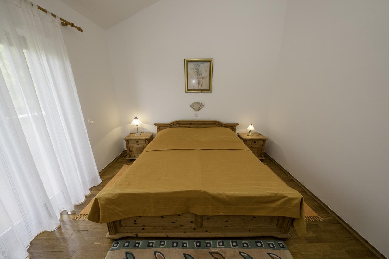 Apartments Dedic Supetarska Draga Eksteriør billede